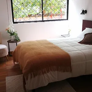 chapelet-hostal.hotelsquito.com/